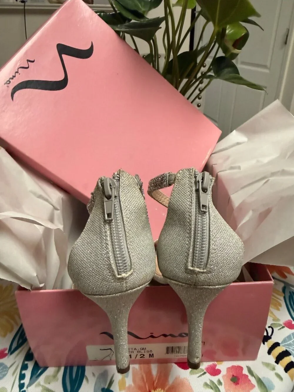 Nina Varetta Silver Bliss Rhinestone Ankle Strap Heels Size 7.5M Wedding Prom